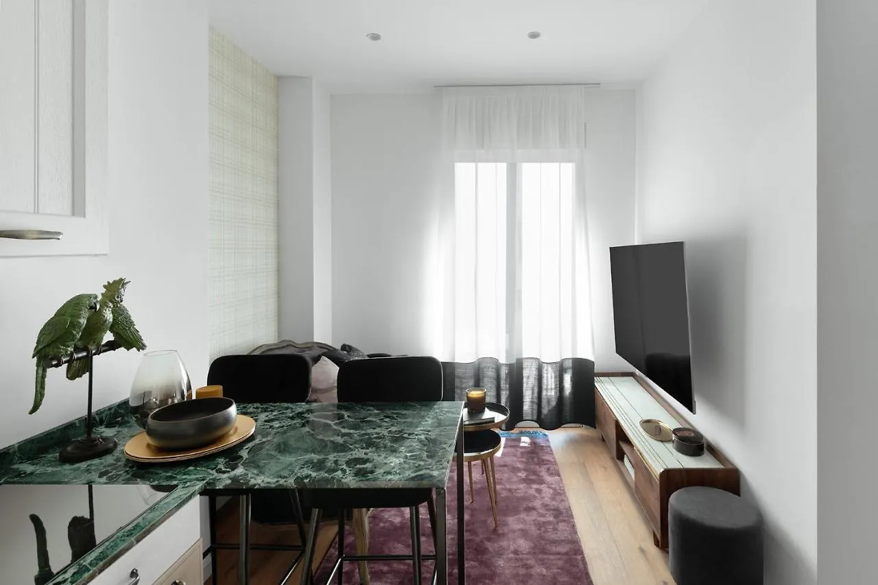 מילאנו Aria Boutique Apartments Farneti 0*,  איטליה